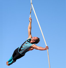 Tom Beauchamp uses the hand loop to spin on the Spanish Web 